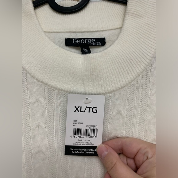 Women’s NWT short sleeve sweater - Picture 2 of 5